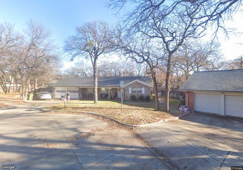 713 Queens Ct, Bedford, TX 76021 - photo 1