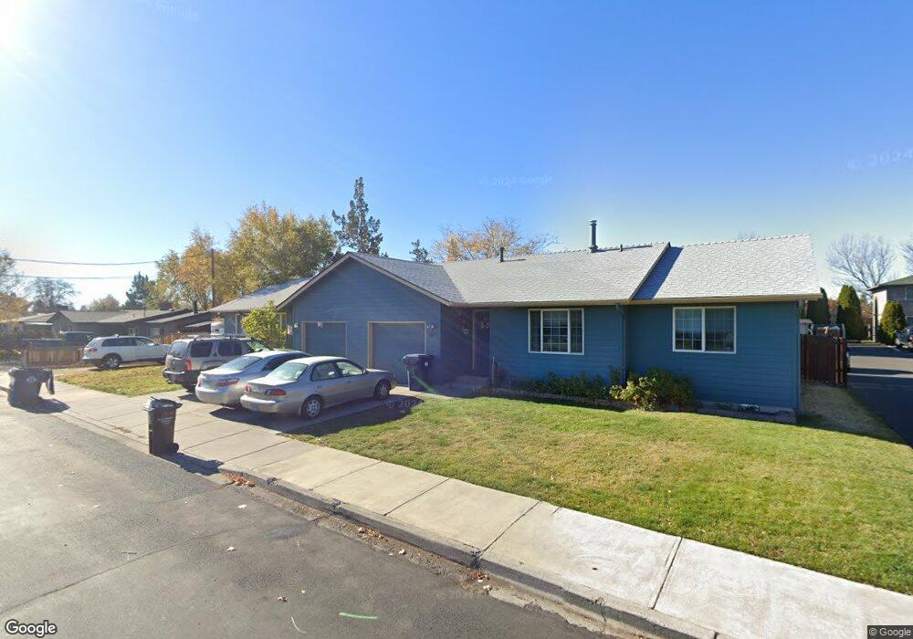 1037 SW 17th St, Redmond, OR 97756 - photo 1