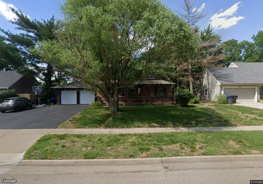 2100 SW 30th St, Topeka, KS 66611 - photo 1