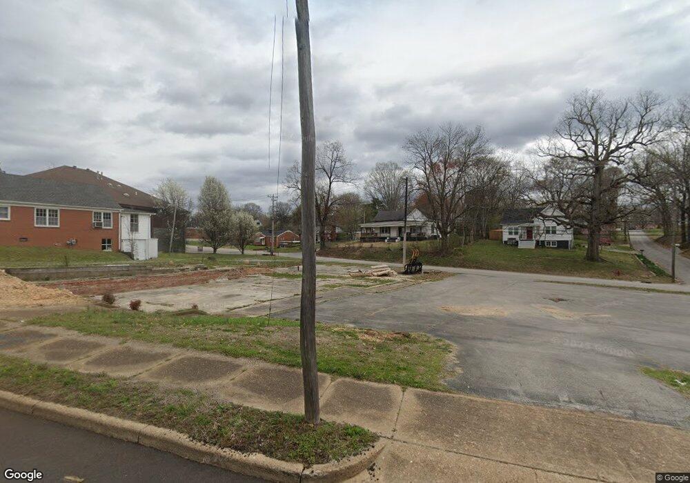 129 S Forrest Ave, Camden, TN 38320 - photo 1