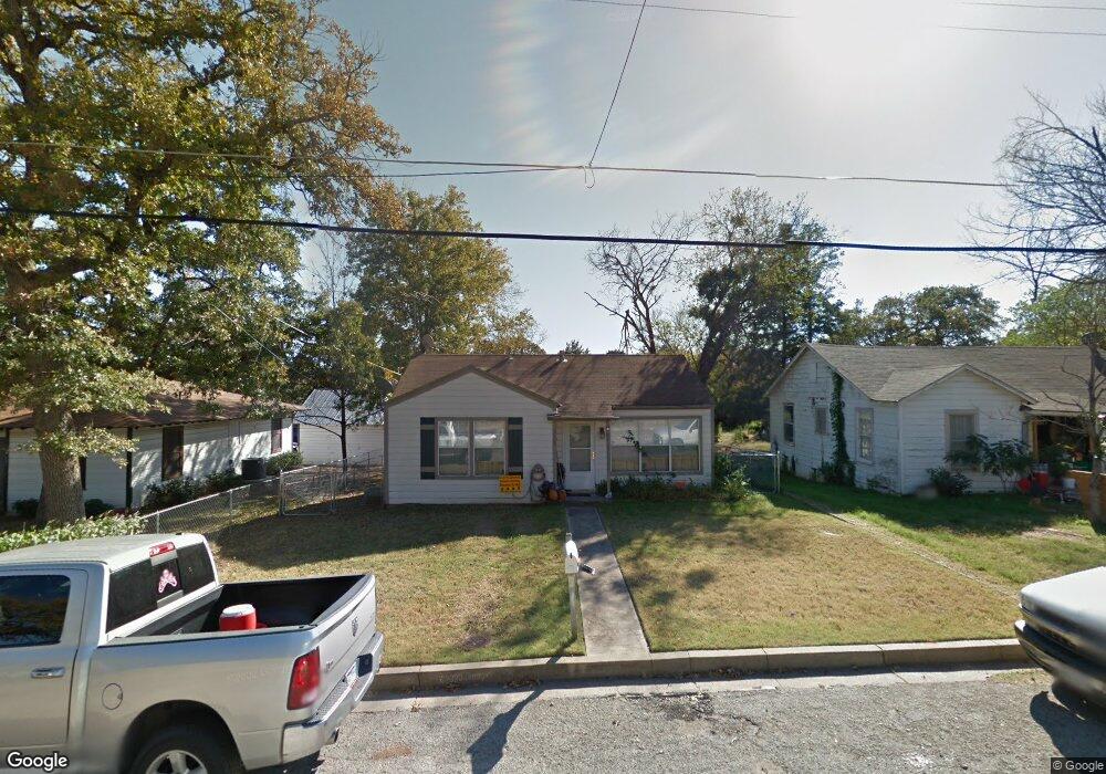 305 Cleveland Ave, Weatherford, TX 76086 - photo 1