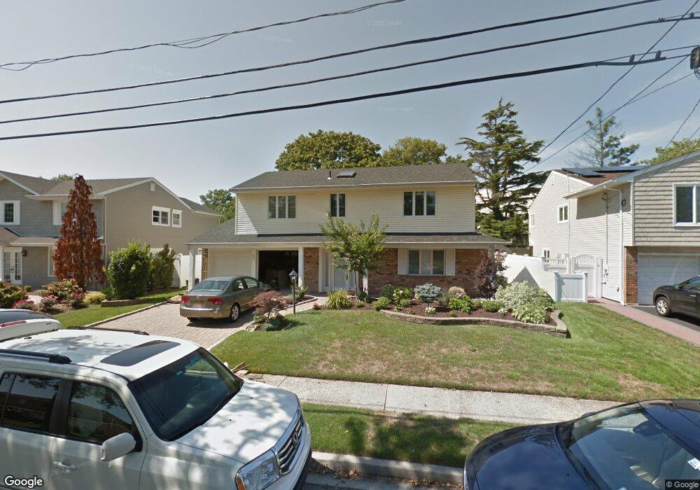 2075 Blanche Ln, Merrick, NY 11566 - photo 1