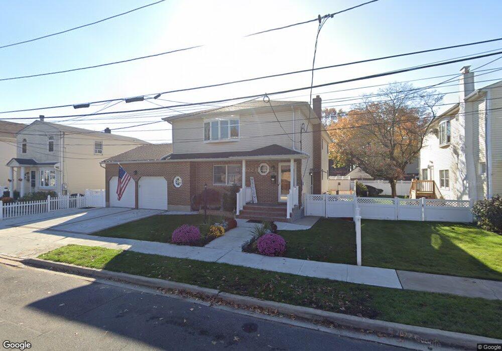 1081 Atlantic St, Franklin Square, NY 11010 - photo 1