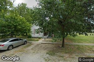 311 E Cherry St, Moweaqua, IL 62550