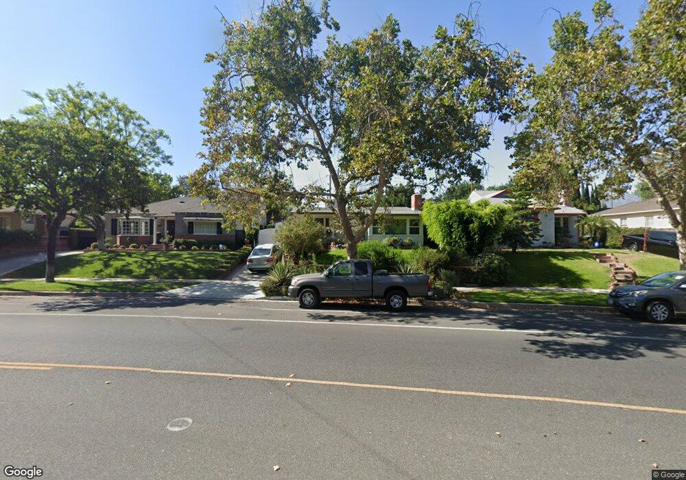 1511 W Riverside Dr, Burbank, CA 91506 - photo 1