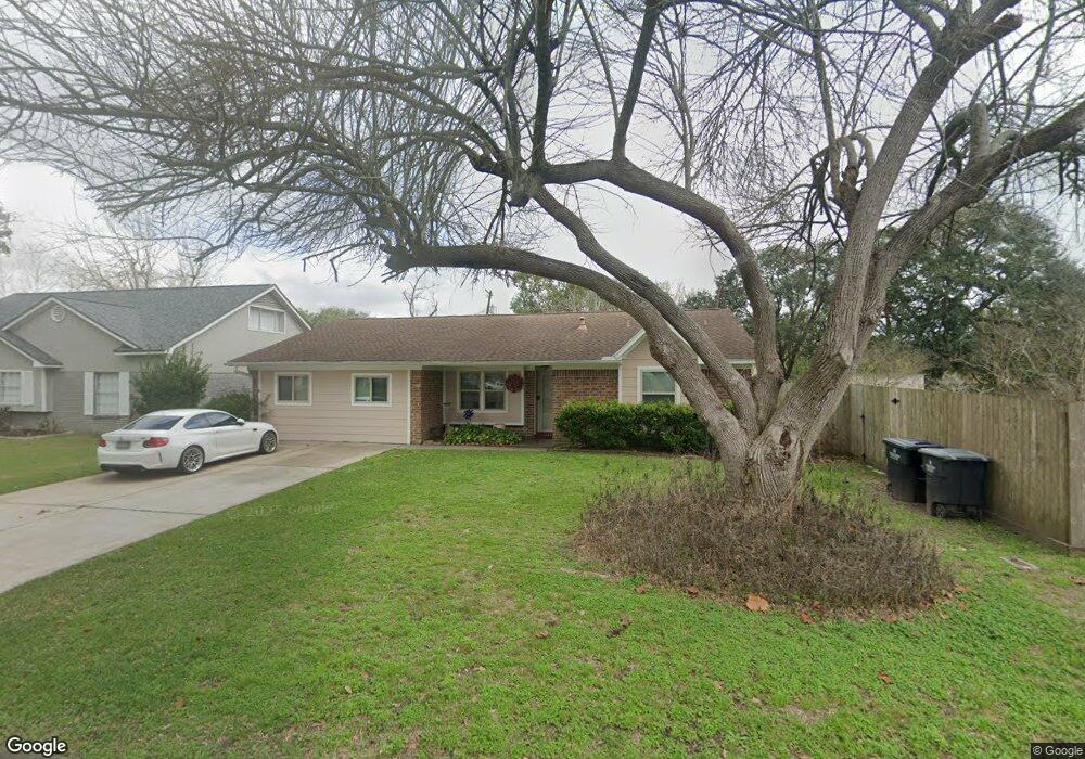 1305 Elm St, Alvin, TX 77511 - photo 1