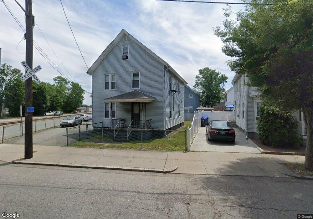947 Roosevelt Ave, Pawtucket, RI 02860 - photo 1