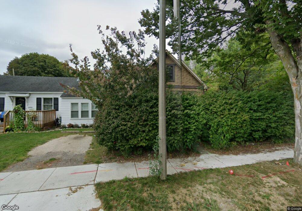 2200 S Pennsylvania Ave, Lansing, MI 48910 - photo 1