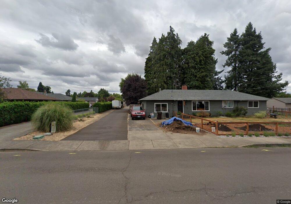1333 N Locust St, Canby, OR 97013 - photo 1