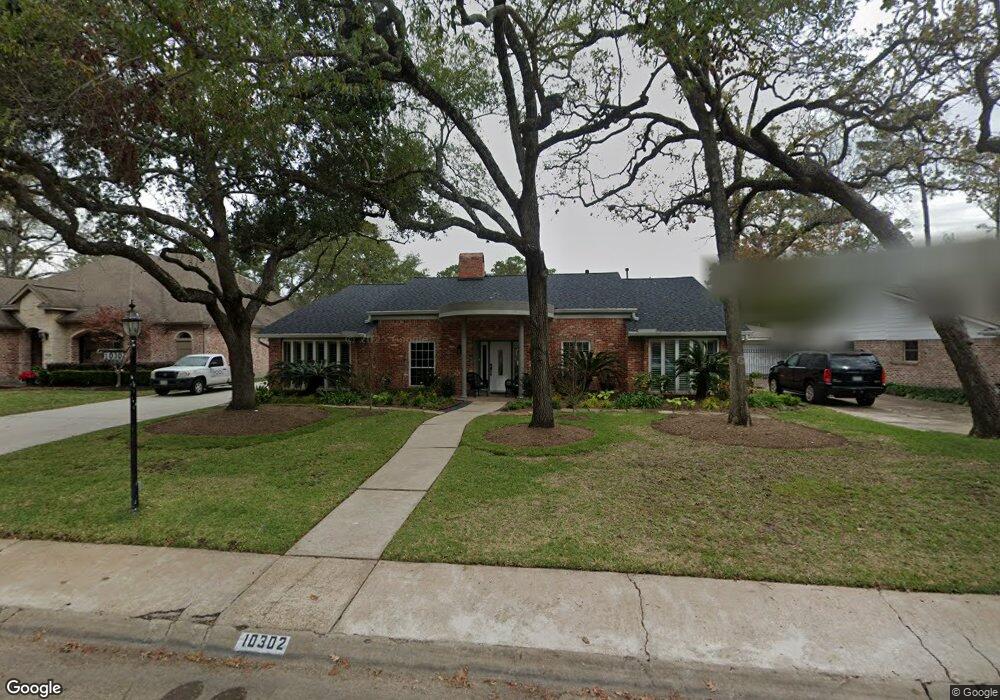 10302 Candlewood Dr, Houston, TX 77042 - photo 1
