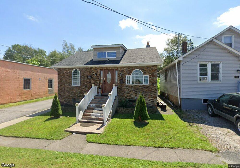 726 W 15th St, Hazleton, PA 18201 - photo 1