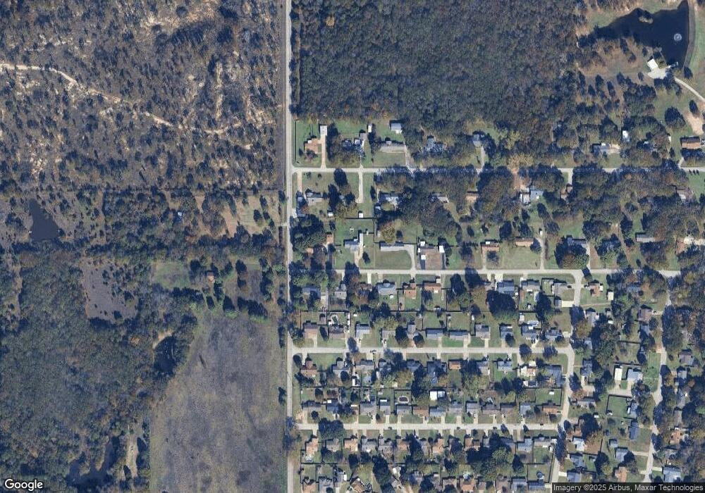 56 Town And Country Cir, Ardmore, OK 73401 - photo 1