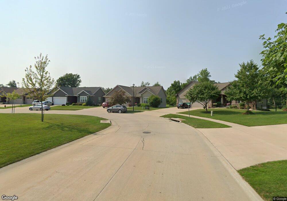 3519 Fitzroy Rd, Hiawatha, IA 52233 - photo 1