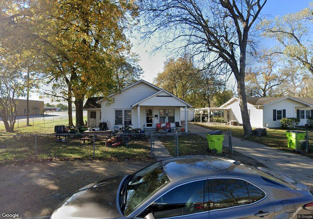 401 N Lowe St, Stuttgart, AR 72160 - photo 1