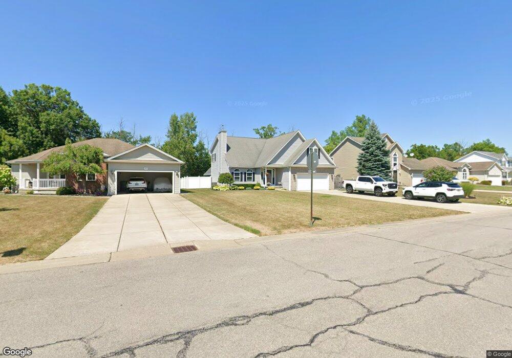 2635 Pinelake Dr, Niagara Falls, NY 14304 - photo 1