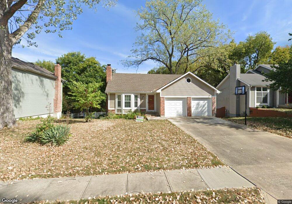 4805 Wedd St, Shawnee, KS 66203 - photo 1