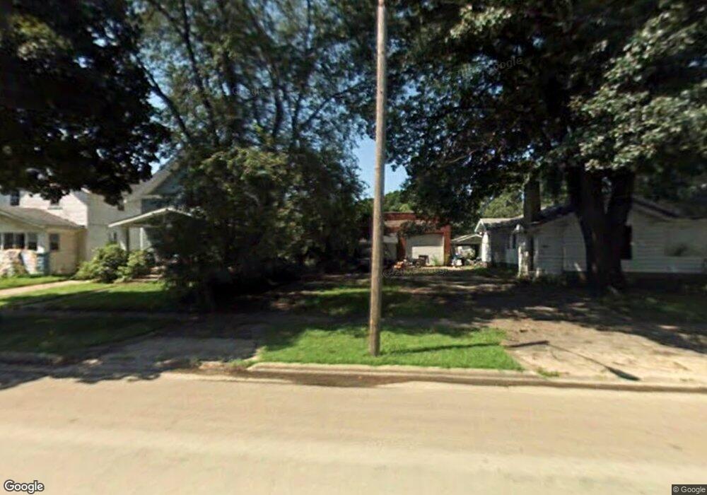 1324 Ellis Blvd NW, Cedar Rapids, IA 52405 - photo 1