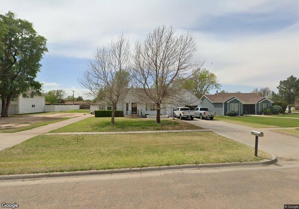 905 S Van Buren St, Hugoton, KS 67951 - photo 1