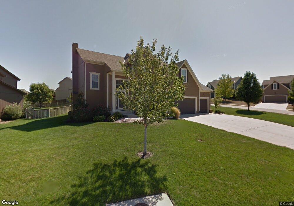 5305 Brownridge Dr, Shawnee, KS 66218 - photo 1