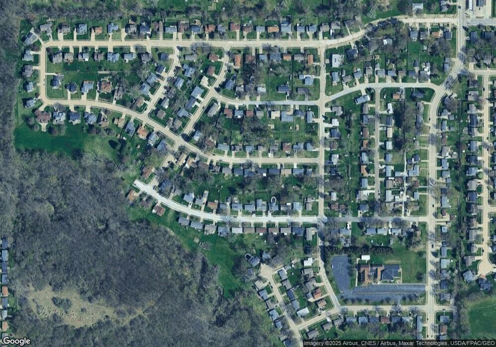 2511 W 44th St, Davenport, IA 52806 - photo 1