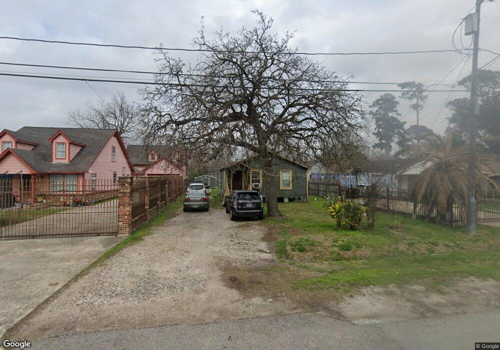 117 Dorchester St, Houston, TX 77022 - photo 1