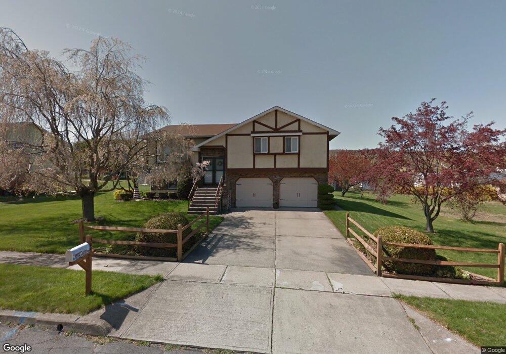 304 Cardinal Dr, Kingston, PA 18704 - photo 1