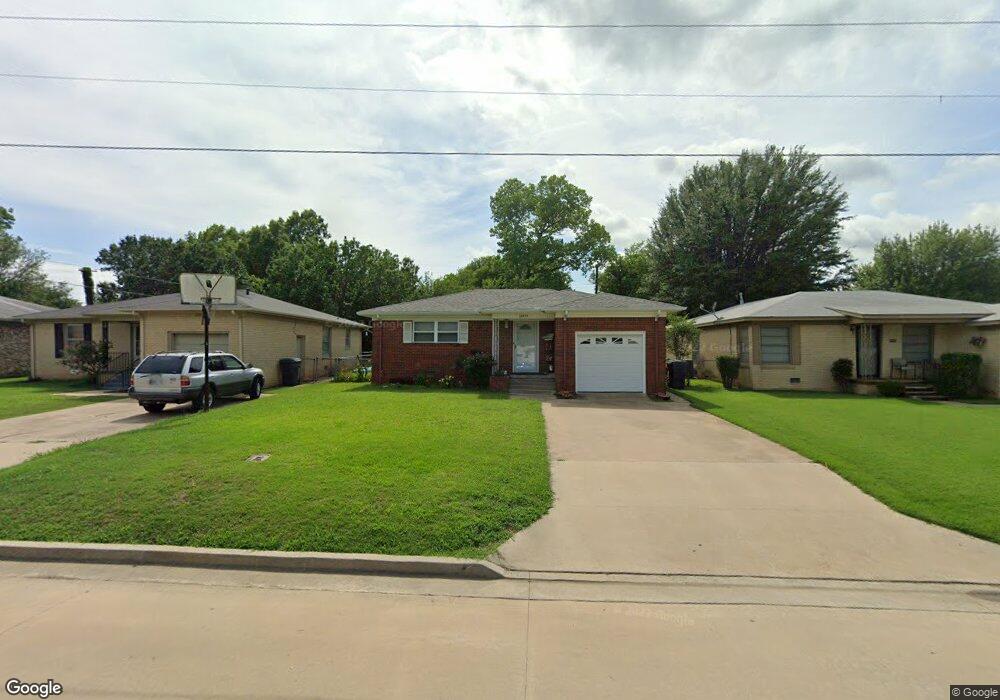 2009 Robison St, Ardmore, OK 73401 - photo 1