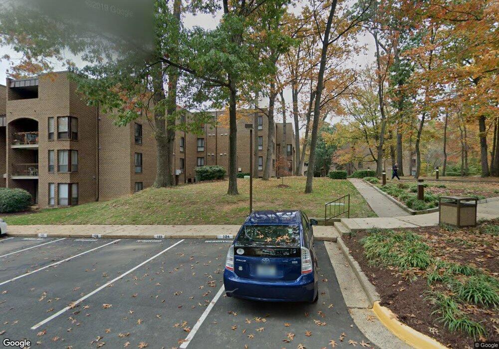 11212 Chestnut Grv Square unit 215, Reston, VA 20190 - photo 1