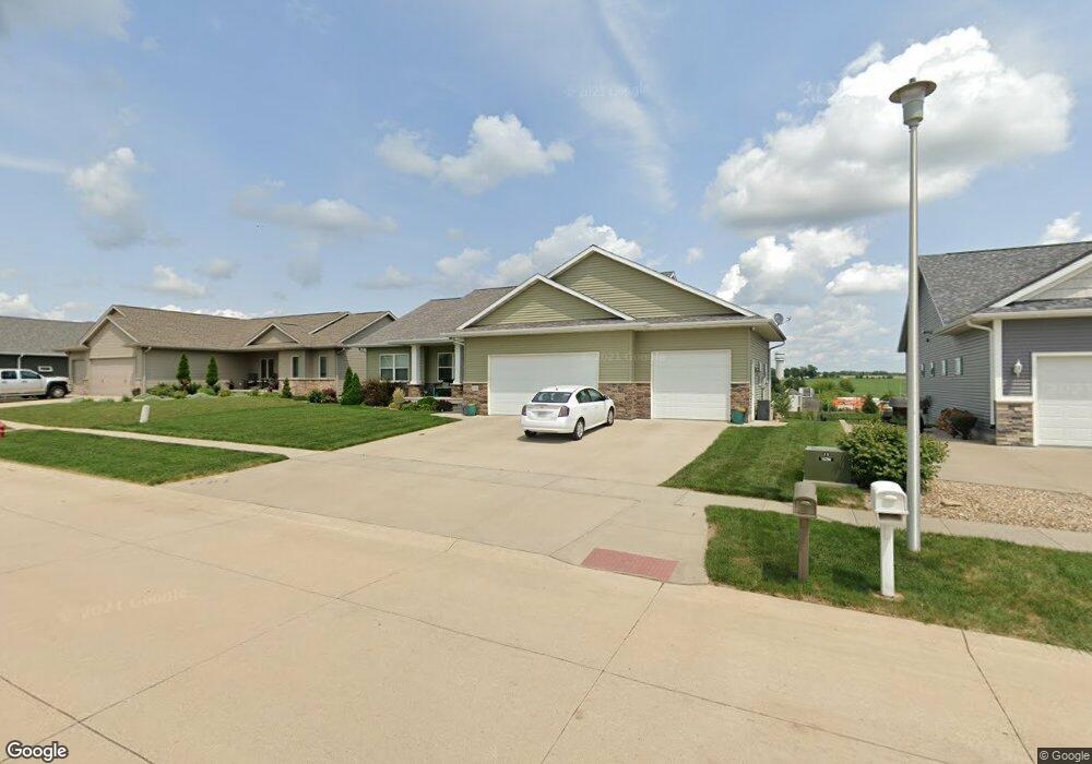 718 Main St S, Center Point, IA 52213 - photo 1