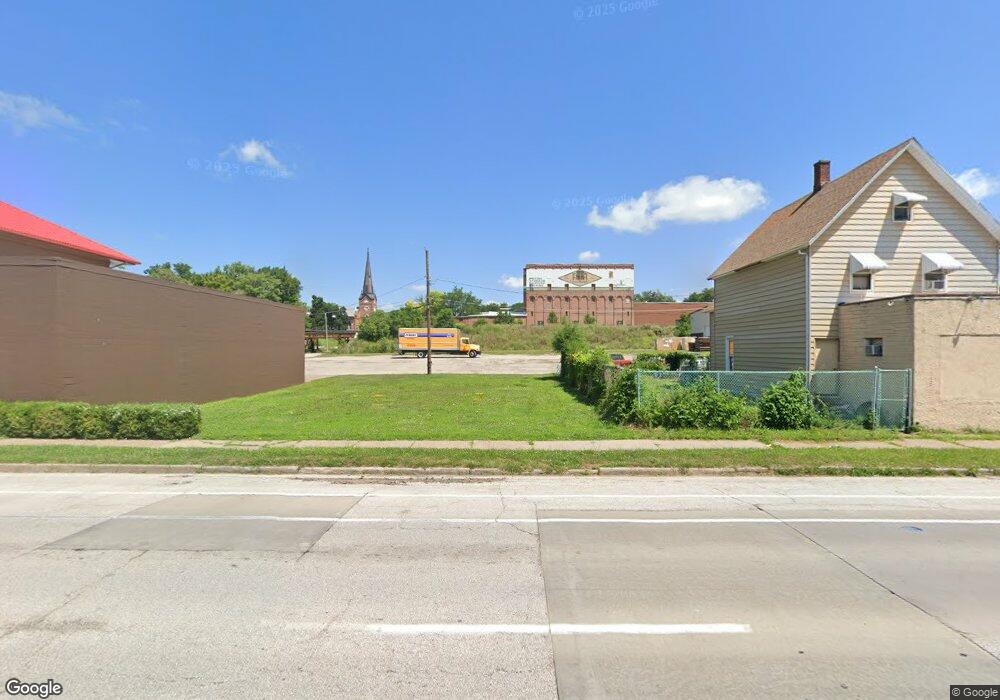 1332 W 4th St, Davenport, IA 52802 - photo 1