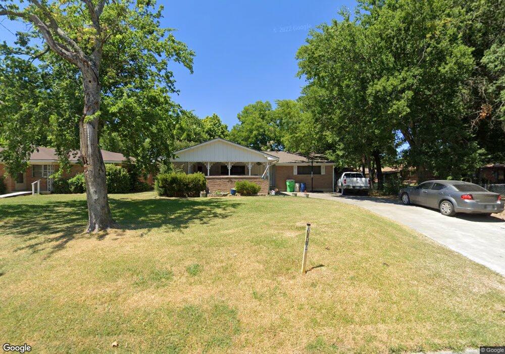 1725 Harris St, Gainesville, TX 76240 - photo 1