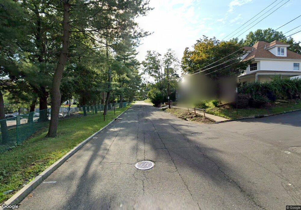 37 Edgewood St, White Plains, NY 10605 - photo 1