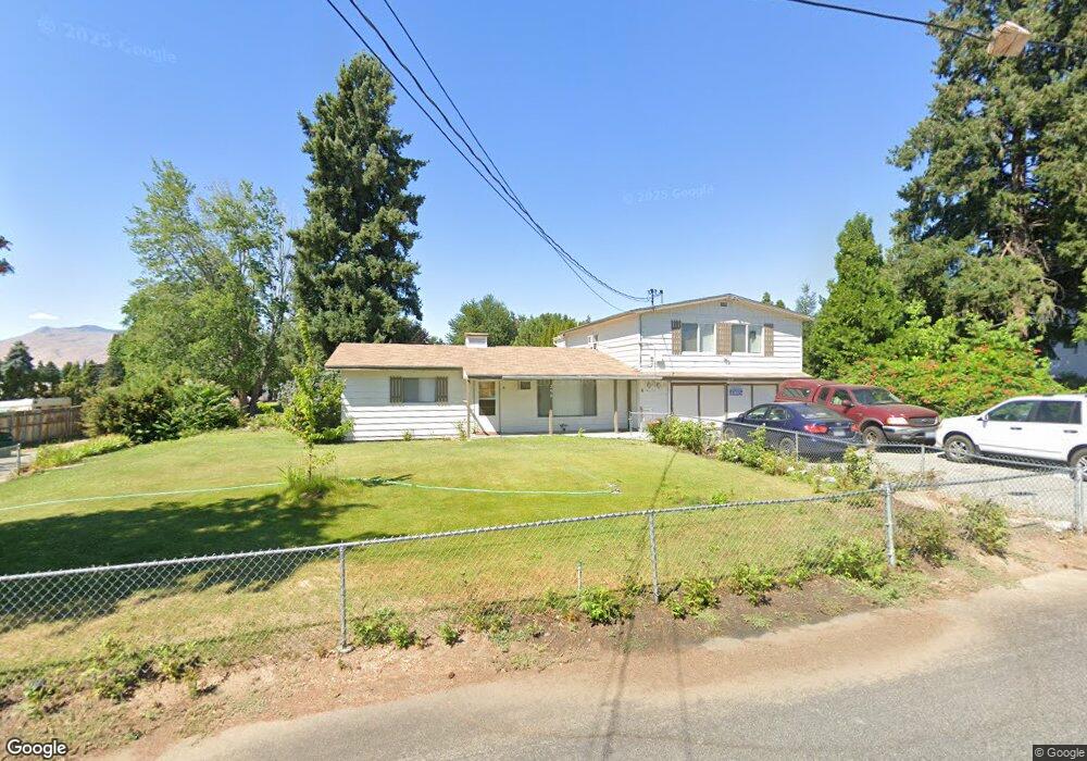 358 13th St NE, East Wenatchee, WA 98802 - photo 1