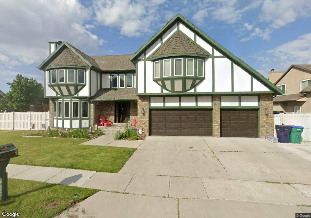 8714 S Glider Ln, Sandy, UT 84093 - photo 1