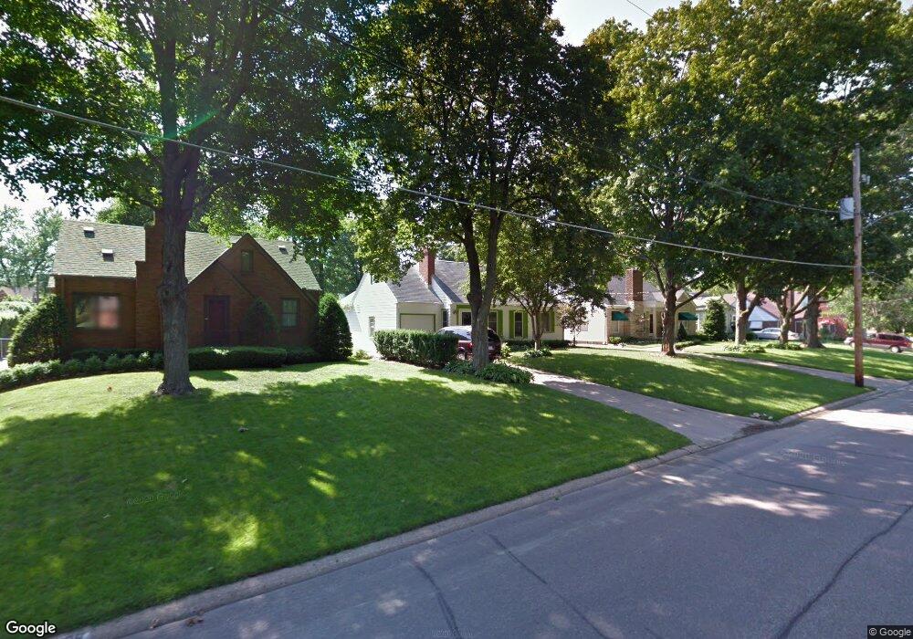 2802 47th St, Des Moines, IA 50310 - photo 1