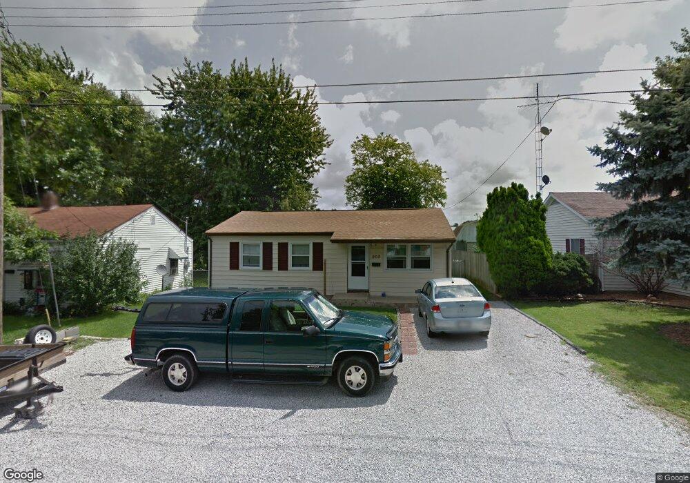 908 N 28th St, Mattoon, IL 61938 - photo 1