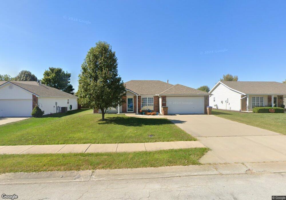 814 Cypress Ct, Raymore, MO 64083 - photo 1