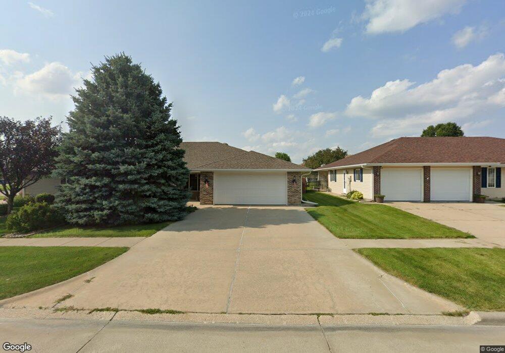 903 Heather Ln, Norfolk, NE 68701 - photo 1