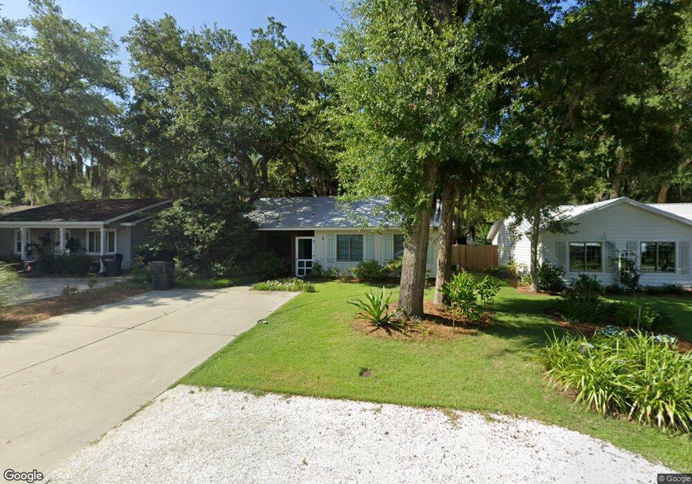 305 Atlantic Dr, Saint Simons Island, GA 31522 - photo 1