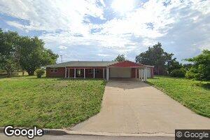 911 N Elm St, Mooreland, OK 73852