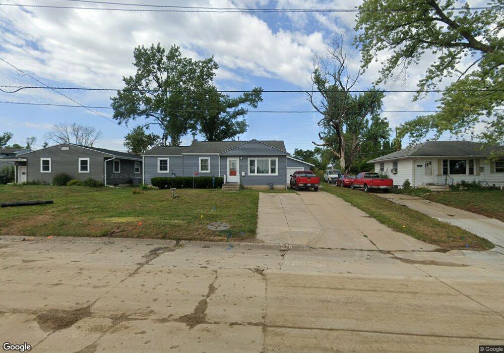 1031 30th St SE, Cedar Rapids, IA 52403 - photo 1