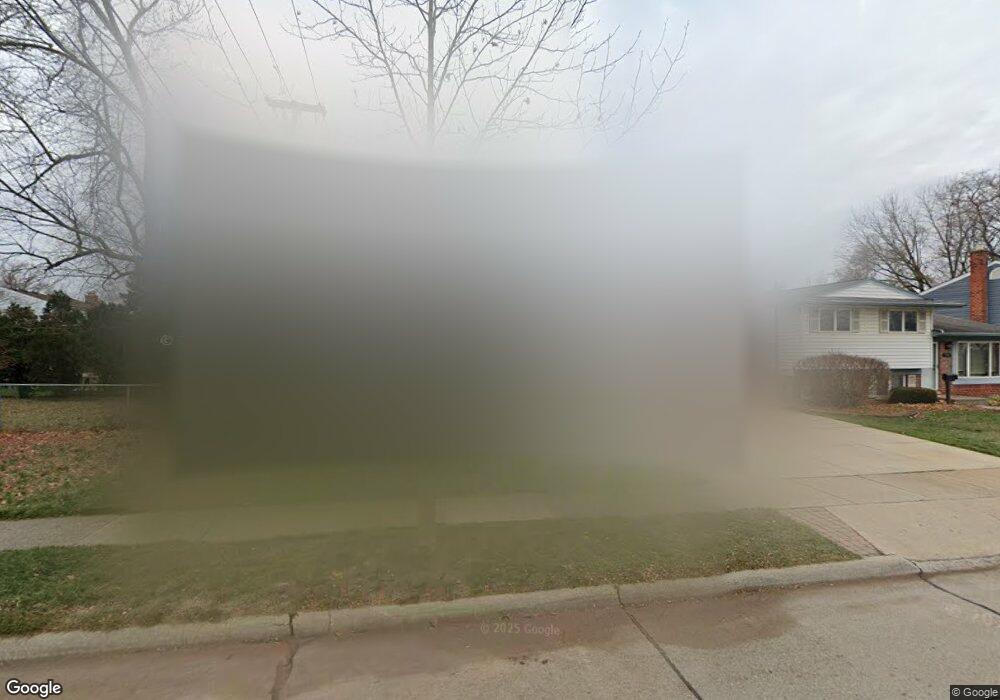 829 Curtis Ave, Clawson, MI 48017 - photo 1