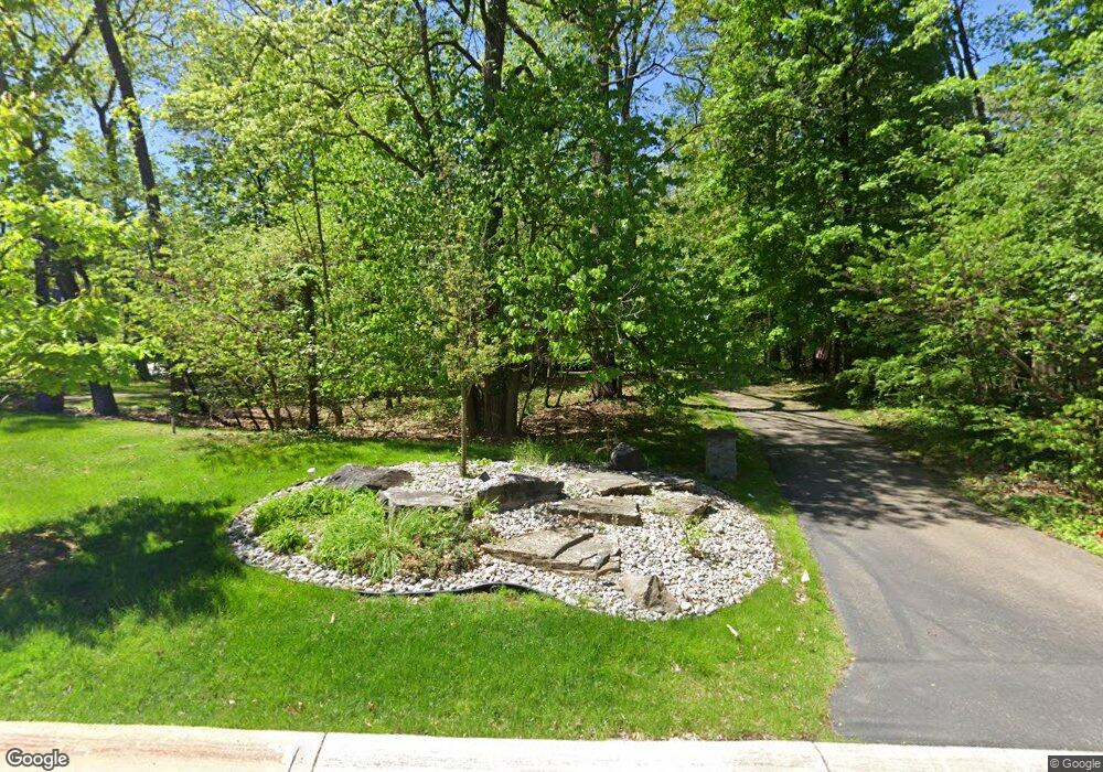 2205 Chestnut Dr, Bloomfield Hills, MI 48304 - photo 1