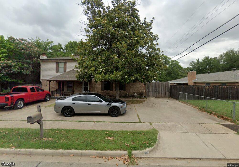 704 W Redbud Dr, Hurst, TX 76053 - photo 1