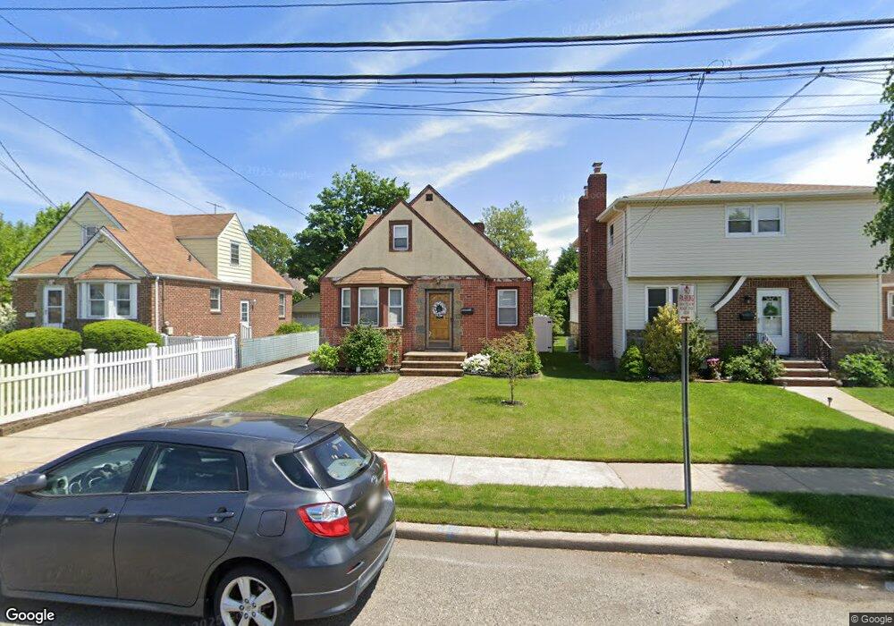 37 Claflin Blvd, Franklin Square, NY 11010 - photo 1