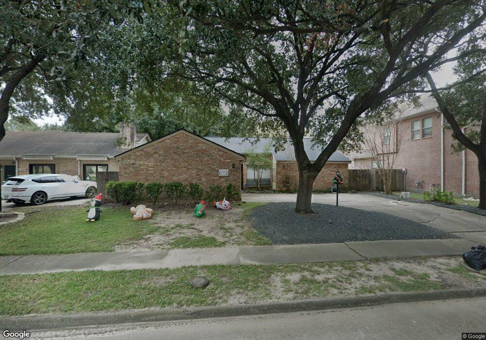 10319 Burgoyne Rd, Houston, TX 77042 - photo 1