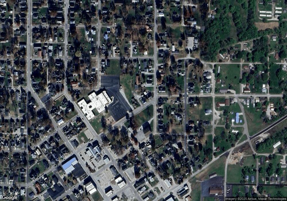 401 E 4th St, Bicknell, IN 47512 - photo 1