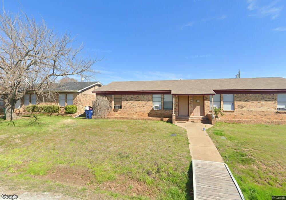 956 Meadowlark Cir, Granbury, TX 76049 - photo 1
