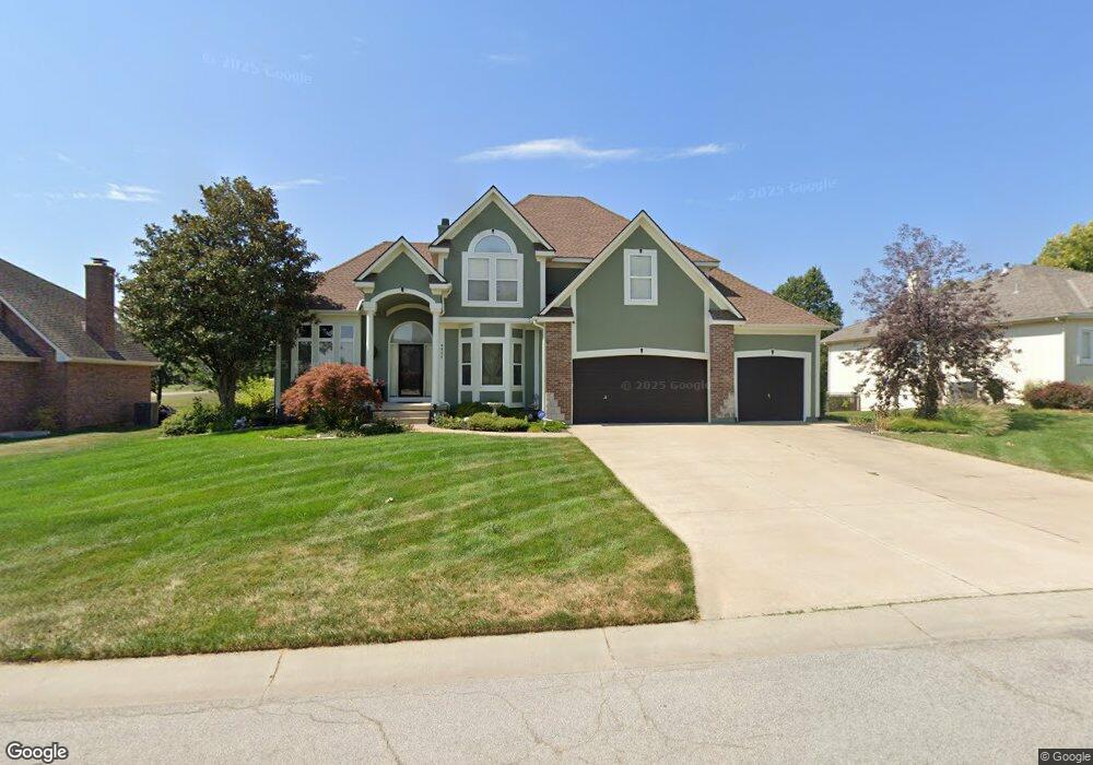 4424 SW Gull Point Dr, Lees Summit, MO 64082 - photo 1