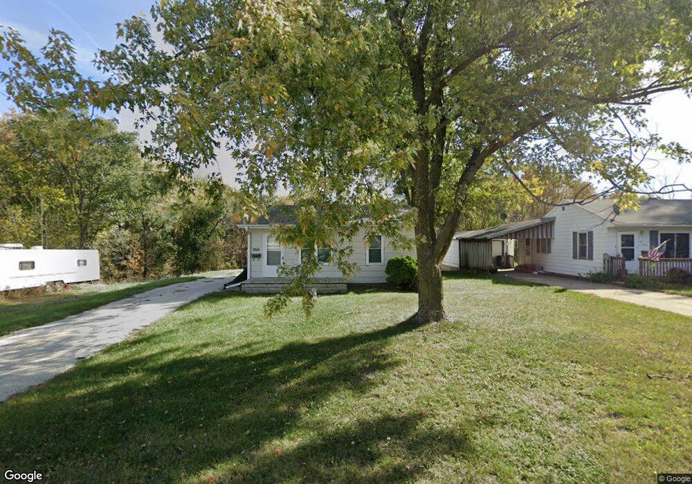 700 E 27th St S, Newton, IA 50208 - photo 1